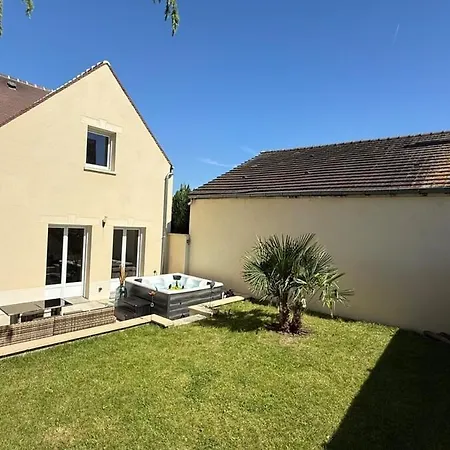 Magnifique Avec A - Beautiful With Hot Tub, Vila Compiègne