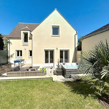 Magnifique Avec A - Beautiful With Hot Tub, Vila Compiègne